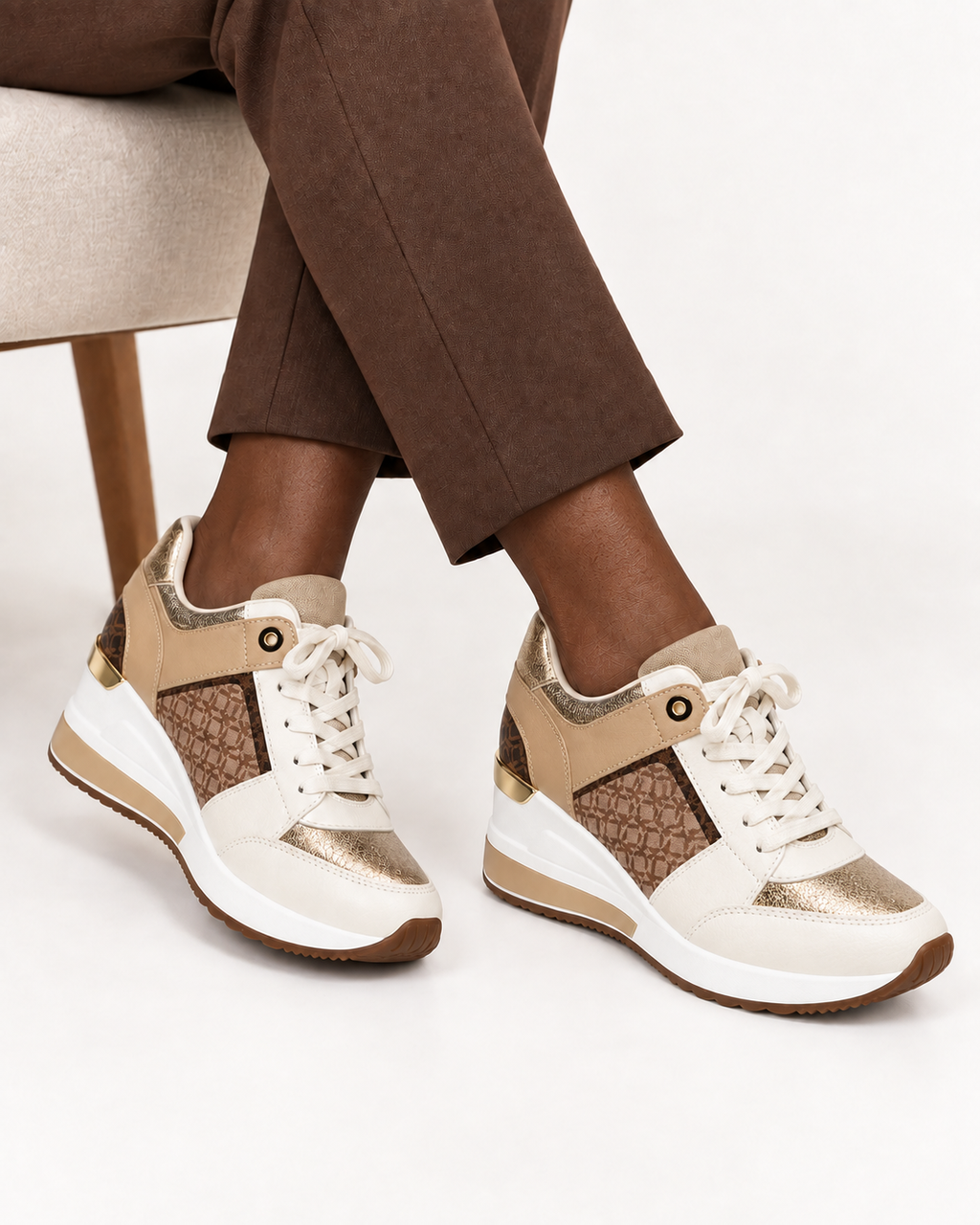 Baskets Blanc, vue portee