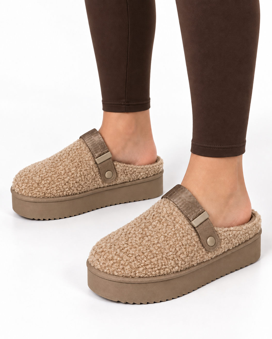 Sabots fourrés Beige/taupe, vue portee