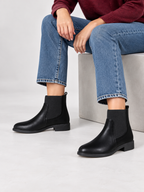 Vaynis — Bottines Chelsea Cybèle Noir, vue portée